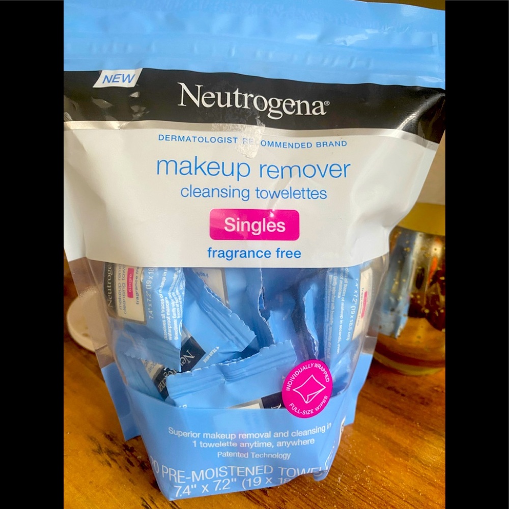 Neutrogena MakeUp Removal TowelettesNWT